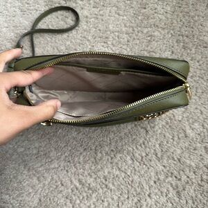 MICHAEL KORS OLIVE COLOR 
Jet Set Large Saffiano Leather Crossbody Bag